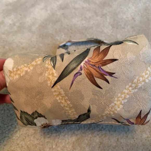 Two Small Purses - Silk Floral and Red Satin Like - Picture 11 of 11